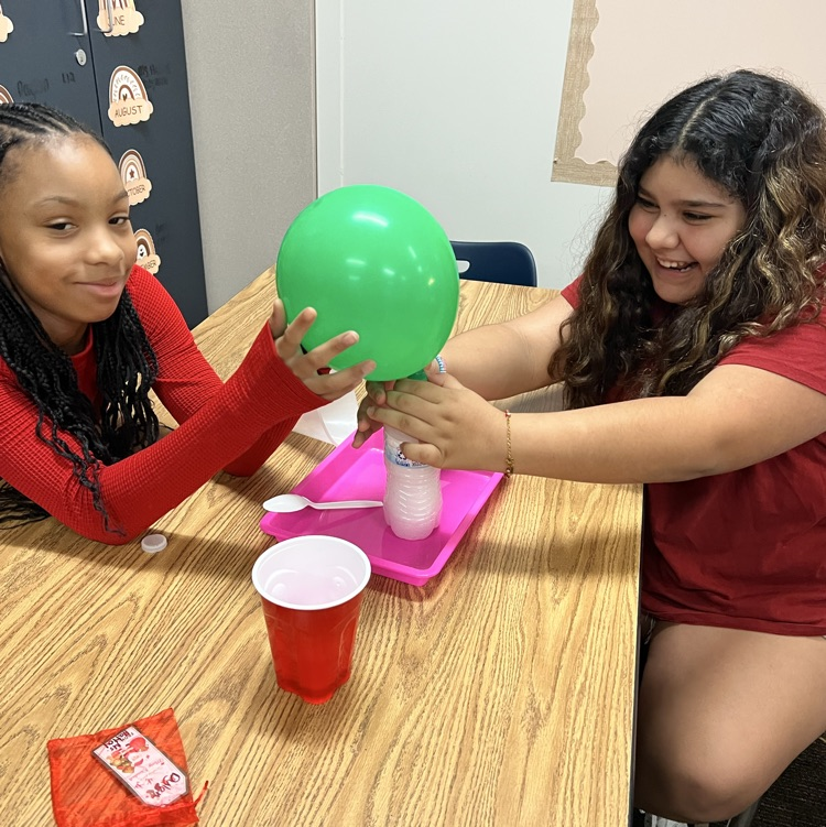 kids doing science experiment