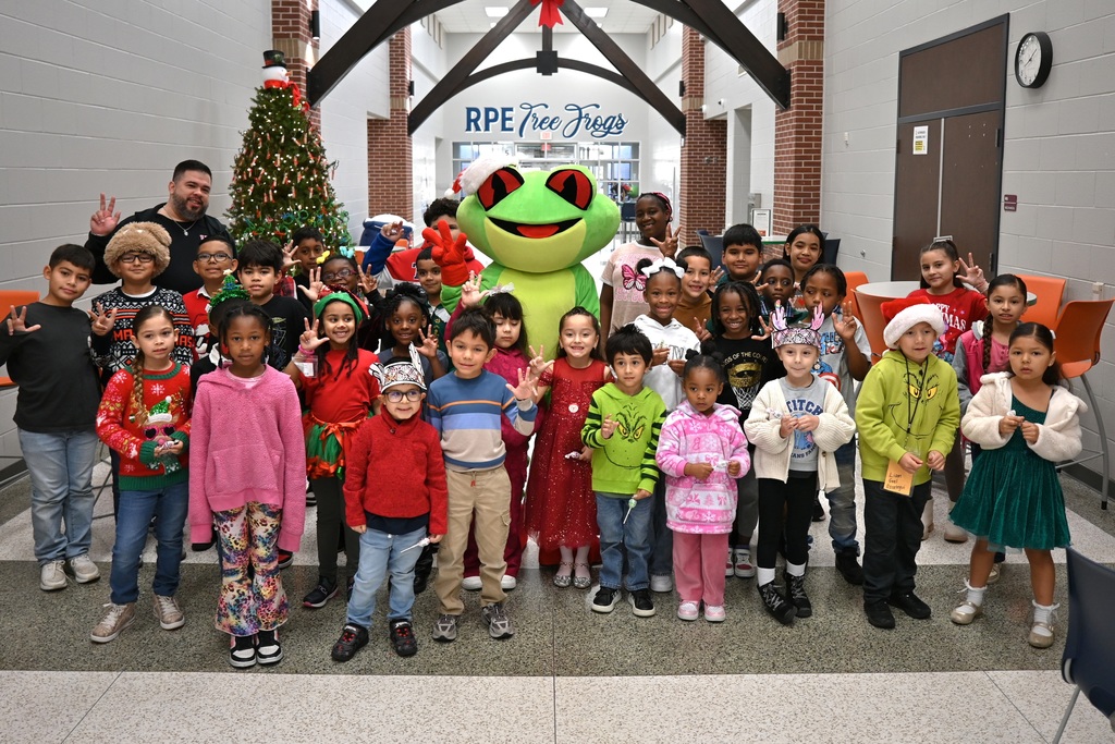 This week, our 3R Tree Frogs were spotted lending a hand, showing kindness, and making great choices. They truly modeled what it means to be Respectful, Responsible, and Reliable.