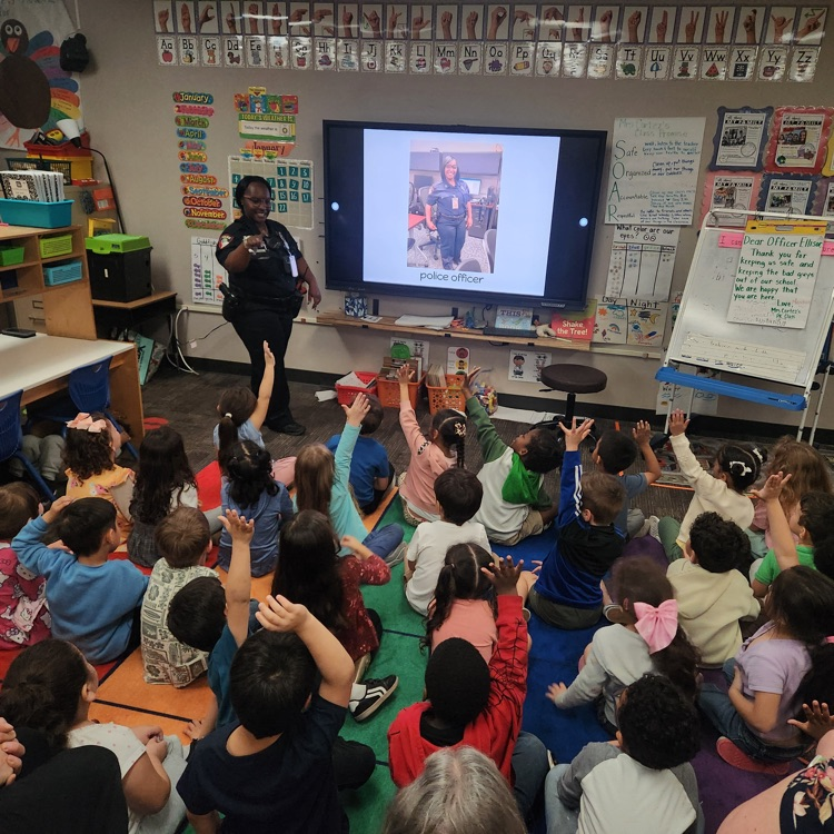 Police Officer Ellisor visits Pre-K class