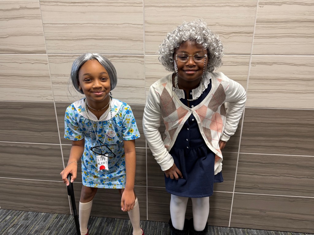 2nd Graders dressed for the 100th day of school