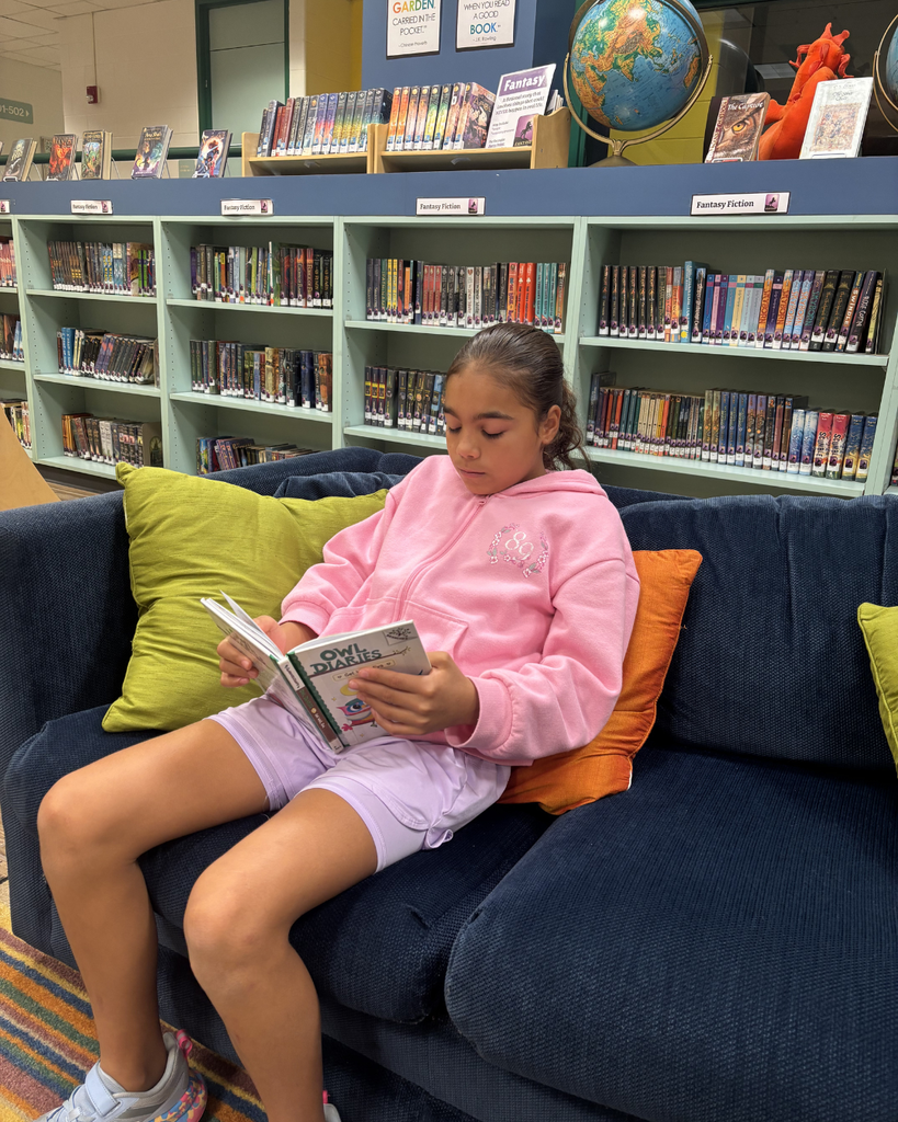 4th grade student reading