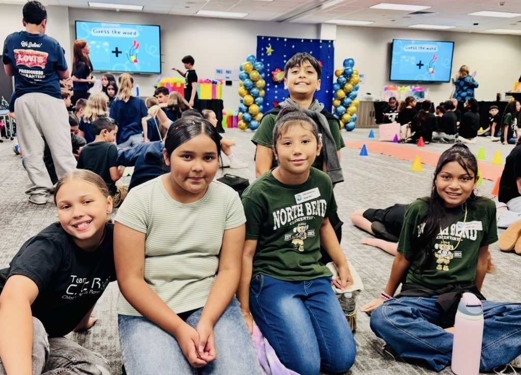 Chloe, Alexa, Amelia, Leilani and Zachary waiting for the competition to begin!