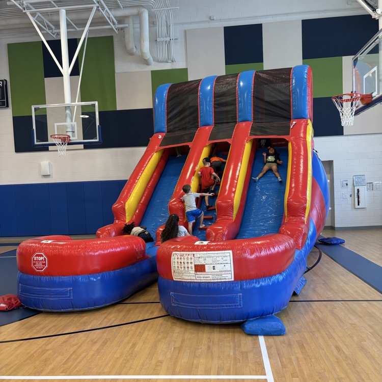 bounce house 