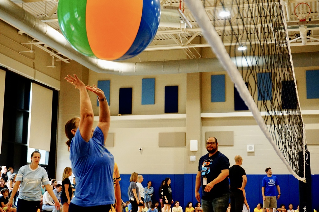 5th Grade vs. Staff Volleyball Game