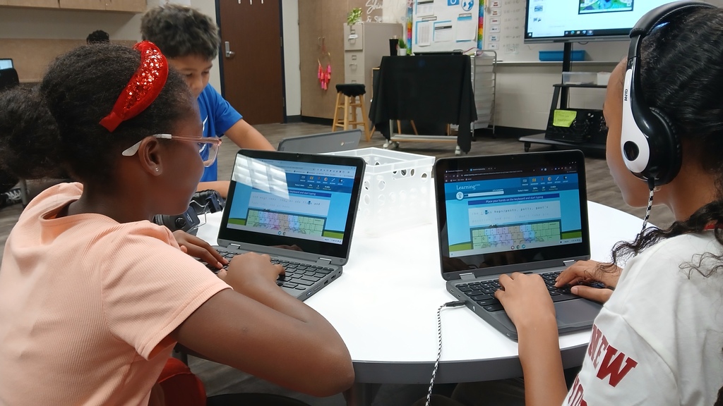 5th graders exploring the adaptive keyboarding activityy