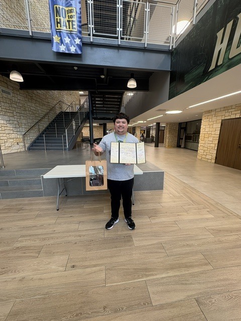 Noto-Emeralds' Teacher of the Month