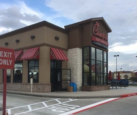 Exterior photo of a Chick-Fil-A building.