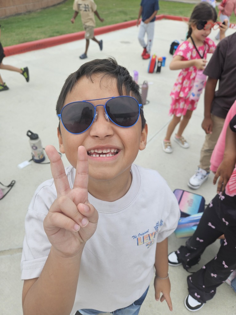 Sunglassdaycontinued268
