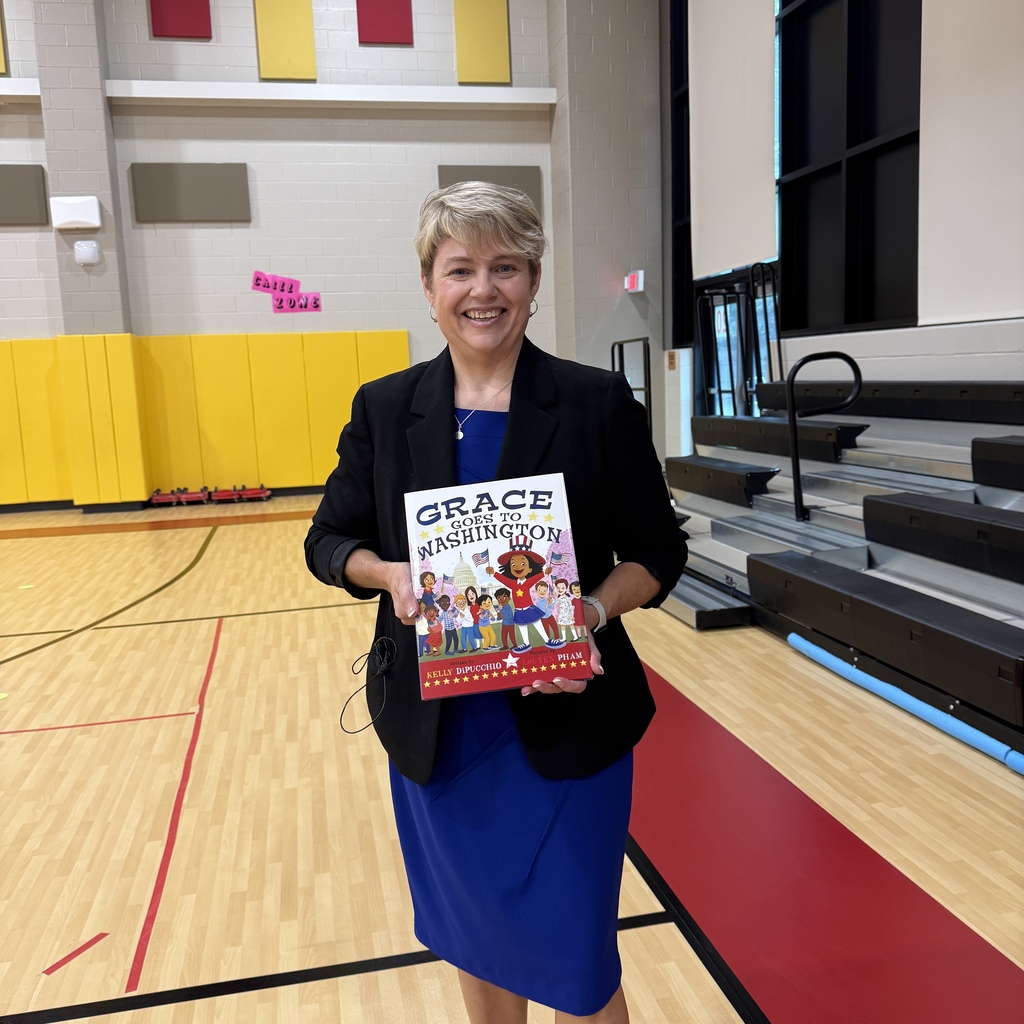 Ms. Jennifer from the Houston Bar Association reading to our Roadrunners