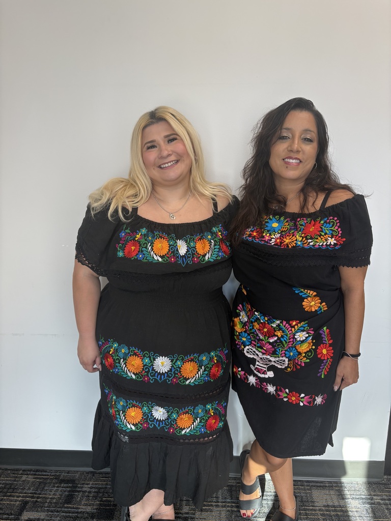Hispanic Heritage women dress up 2026