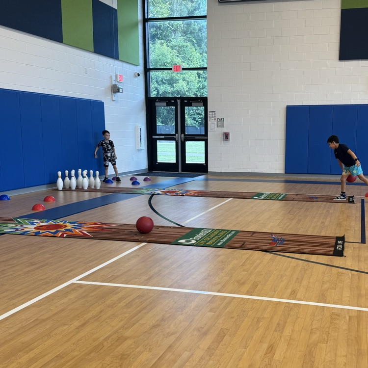 students bowling 