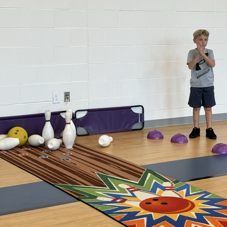 students bowling 