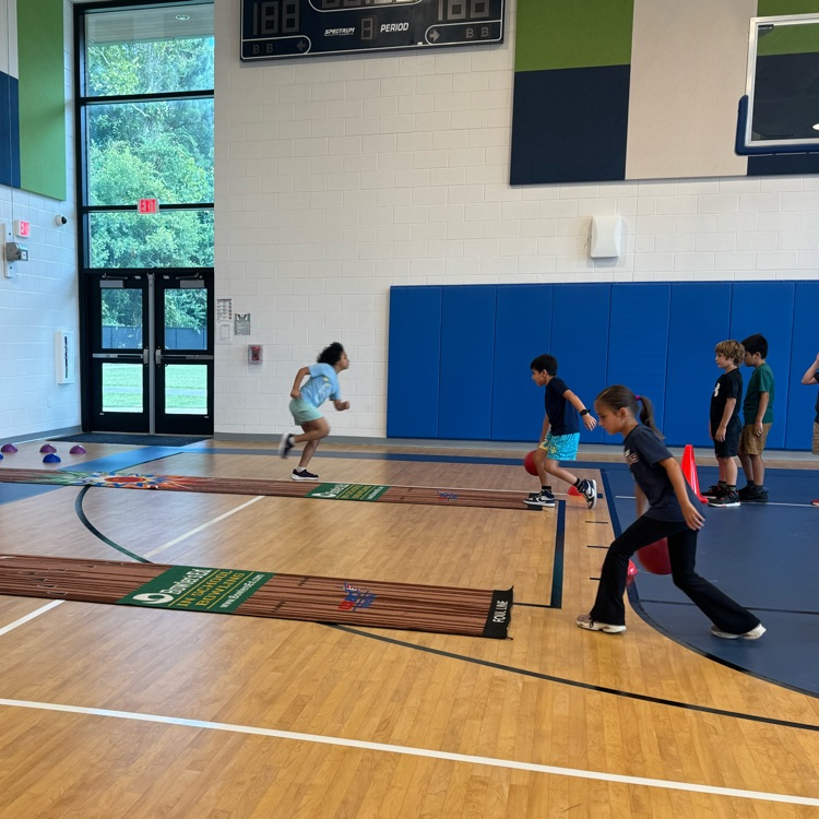 students bowling 