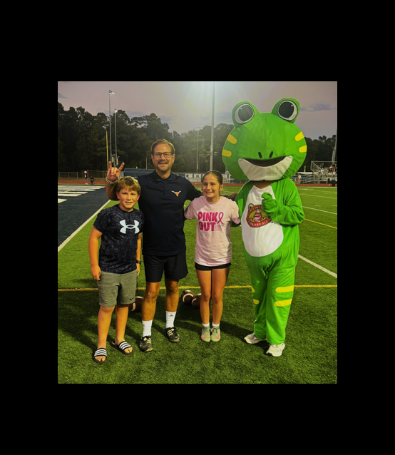 FIELG GOAL KICK FROG