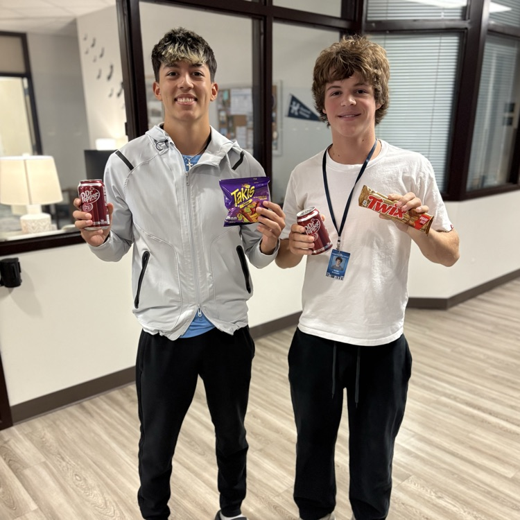 Kingwood students with treats