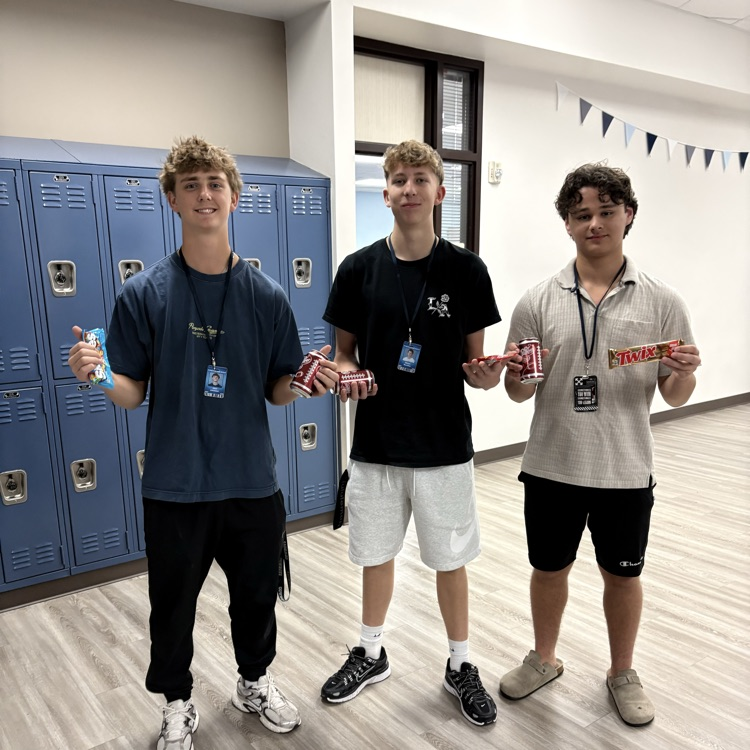 Kingwood students with treats