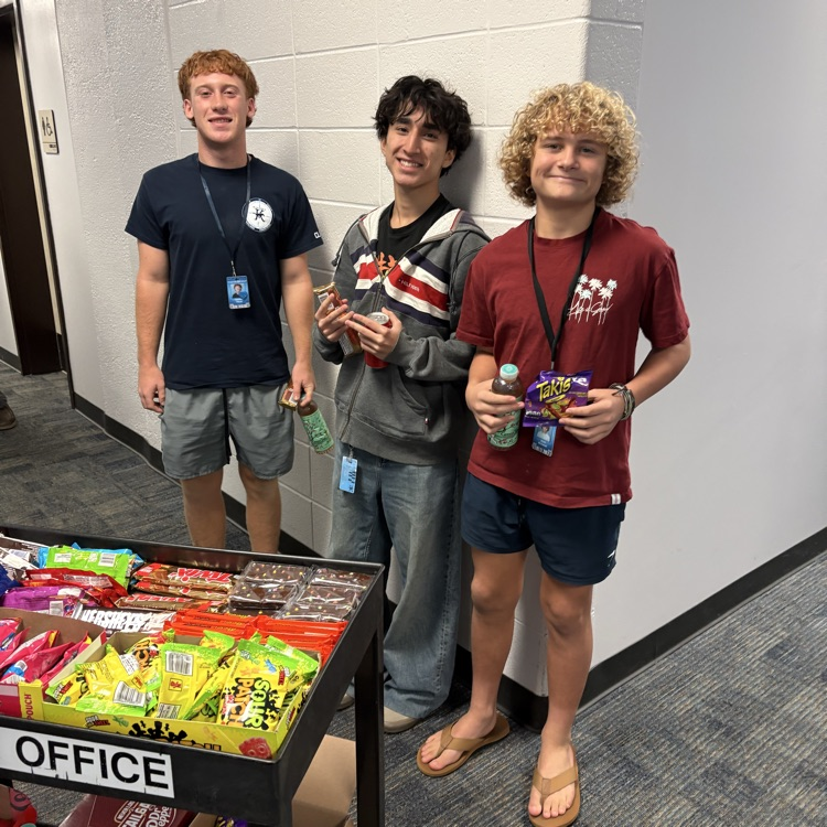 Kingwood students with treats