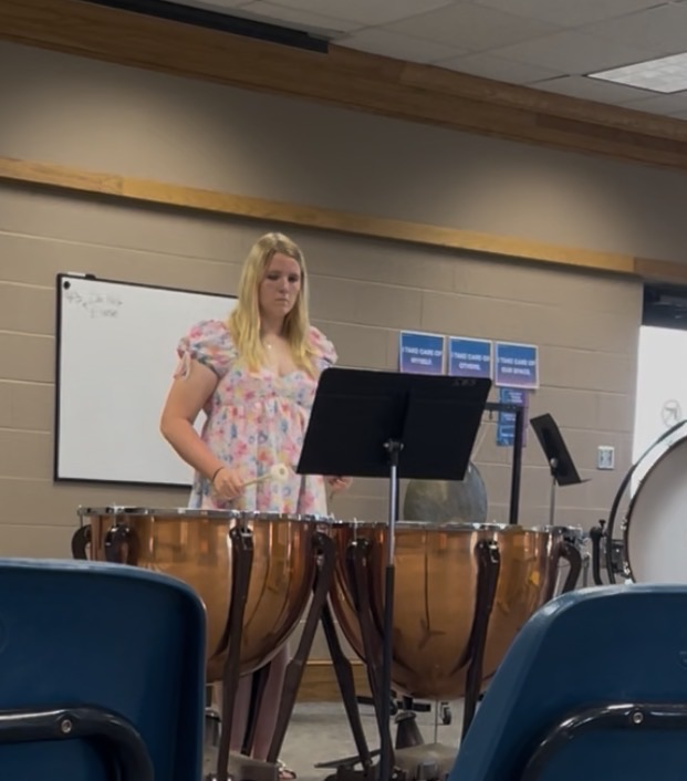 Braylynn performing for the judge. 