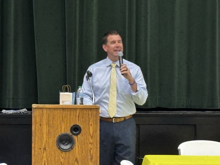Dr Kee talks to teachers  