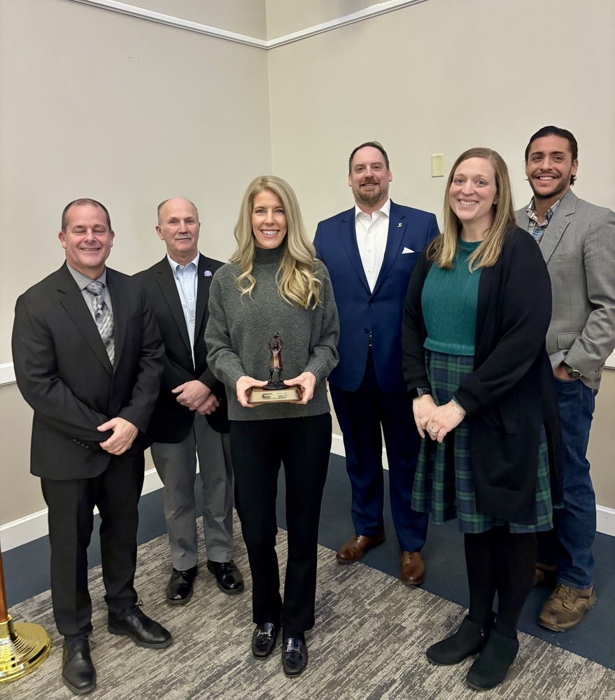 Jody Marcum receiving Outstanding Educator Award