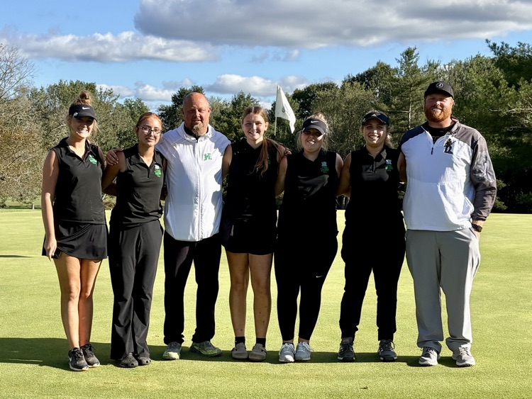 girls golf team Advance to Districts