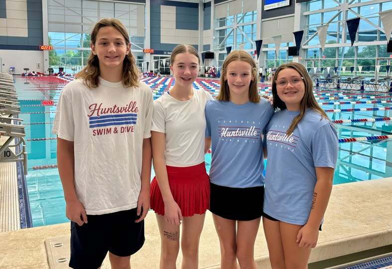 4 students around a poolboy Lucas, girls Josie, Virginia, and Stella