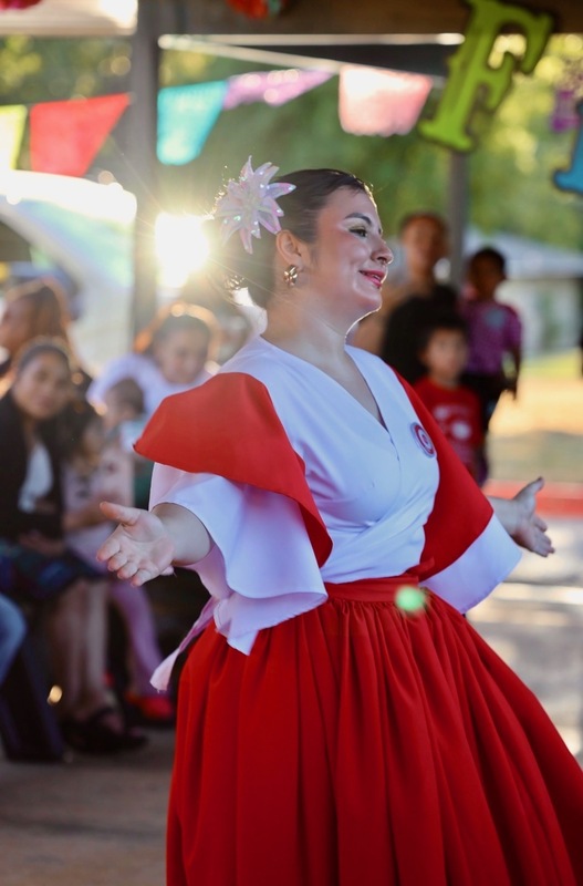 Latin Roots Folklore performing.