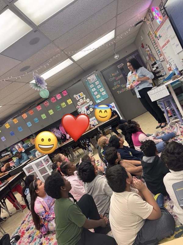 Guest reader reading to Ms. Fields' class