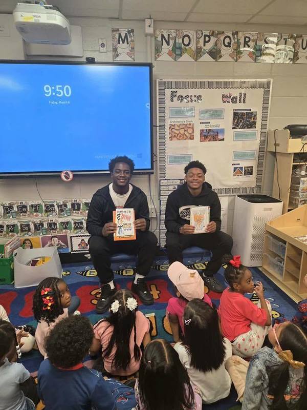 Columbia High School students with the PreK class they read to