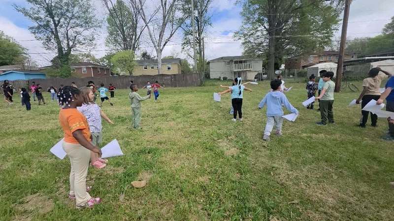 Second graders trying to locate the Sloof Lirpa
