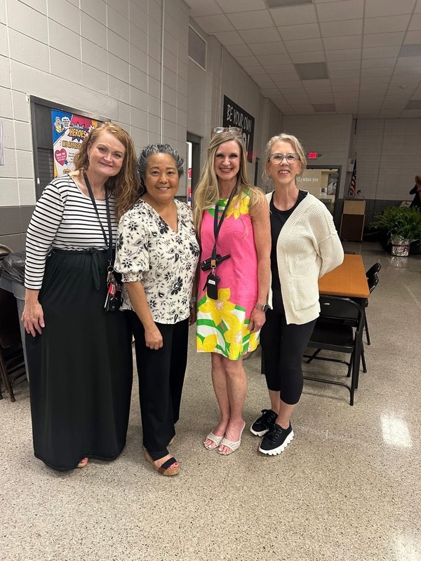 Mrs. Jetton, Mrs. Steiner, Mrs. Paseur, and Mrs. Darla enjoying the Gallery Night.