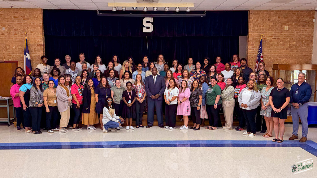 Estellla Stewart Elementary Staff Photo with Mr. Fanning