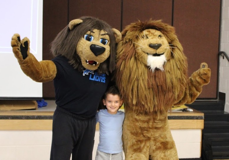 Rory the lion met Oakley the lion during our assembly!