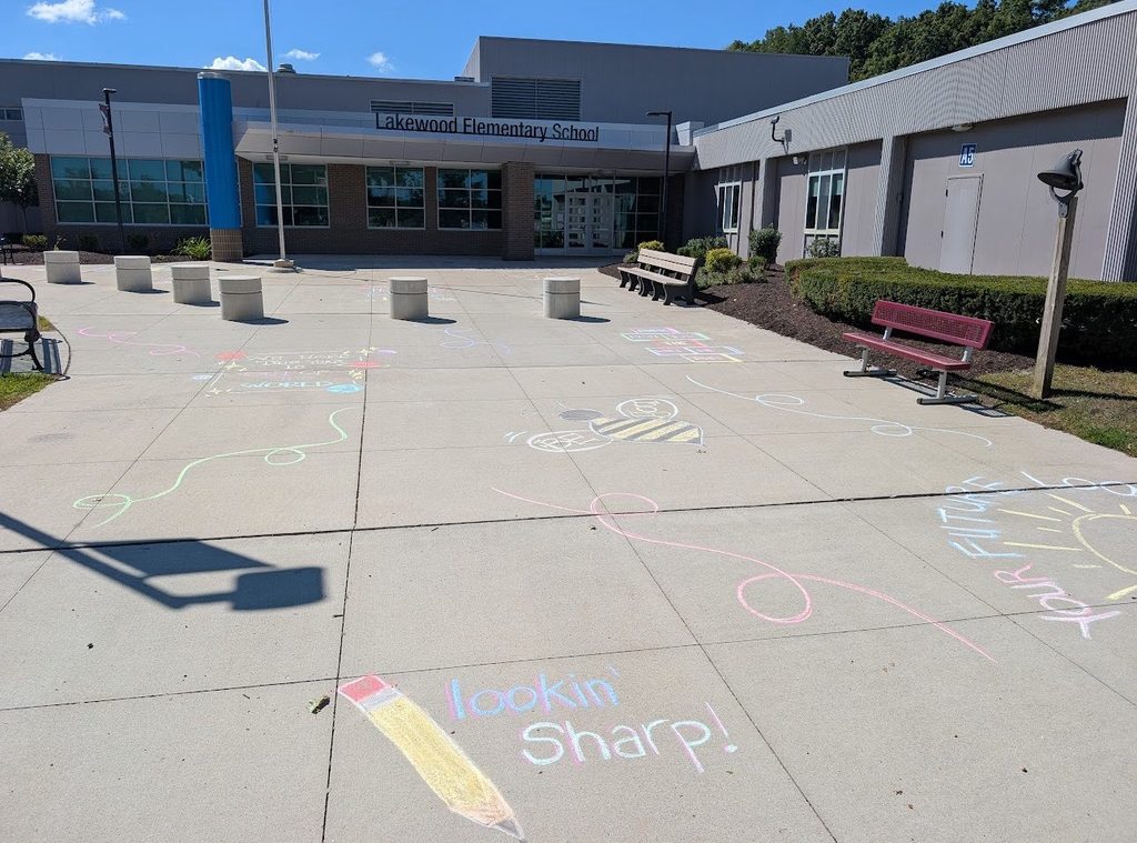 lakewood sidewalks decorated for the first day of school