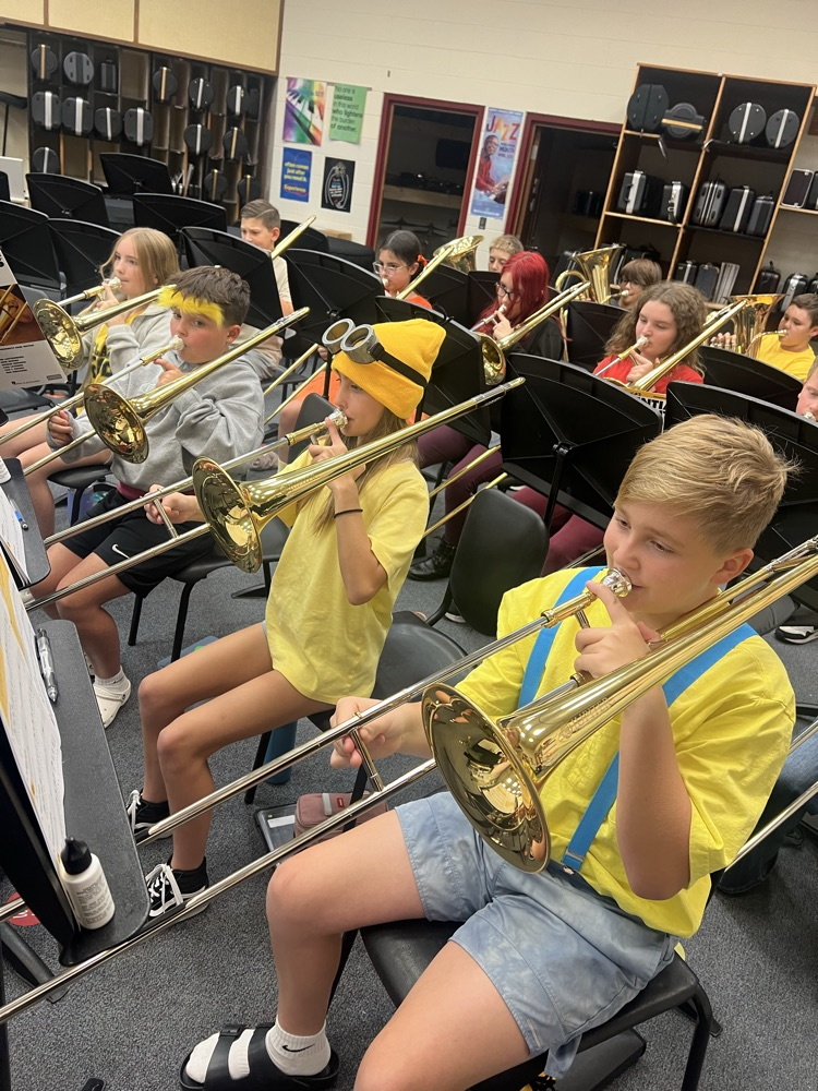 6th grade band students are making amazing sounds already! #wearemuir