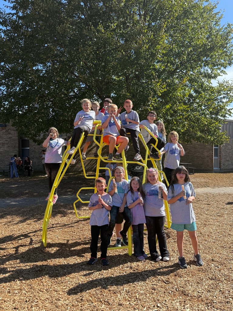 Group of students at Fun Run with popsicles