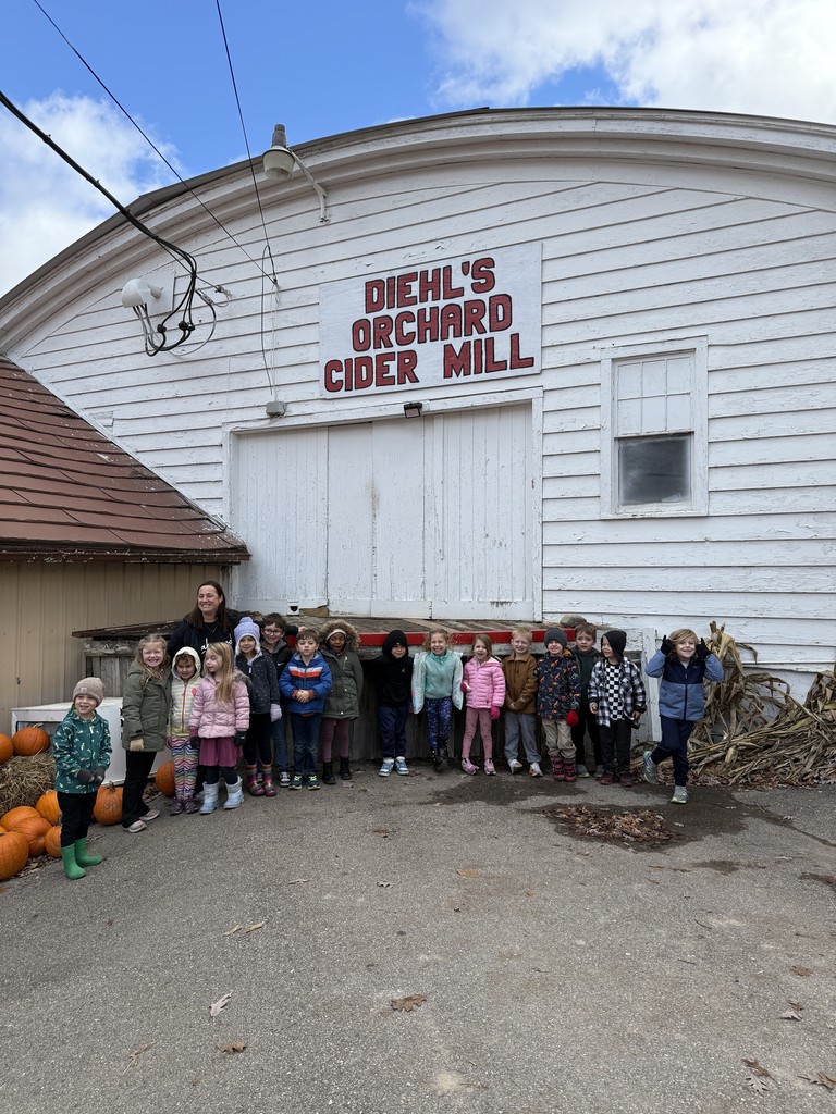 Field trip to day for kinder to Diehls apple orchard!