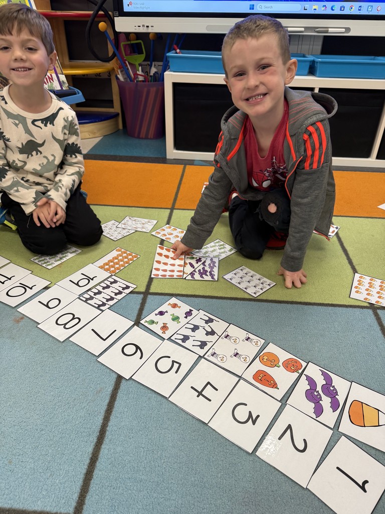 Math + Halloween = a spooktacular time! 🎃 Mrs. Anderson’s class had so much fun learning through Halloween-themed math games! 👻