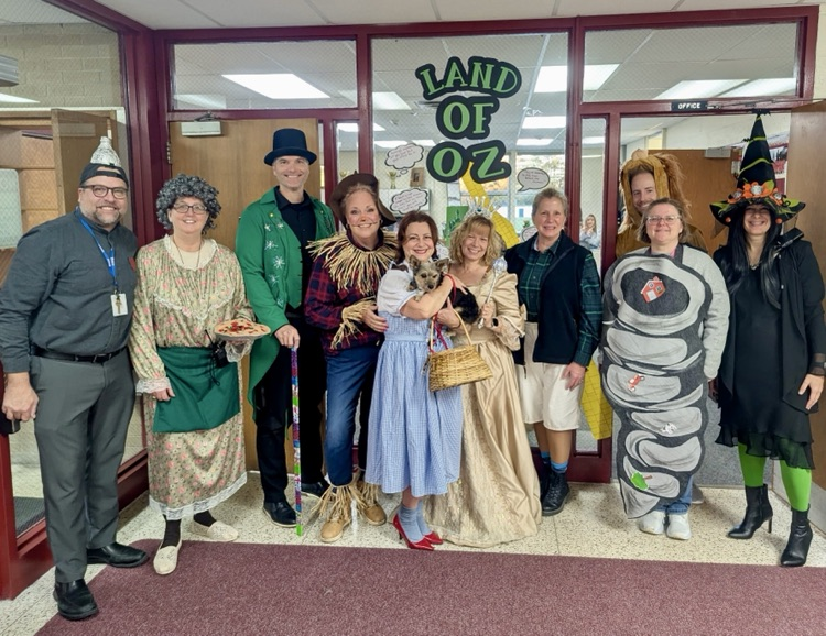 Happy Halloween from Muir! Congrats to our costume contest winners and thank to Student Council for putting on an awesome Halloween Dance! #wearemuir