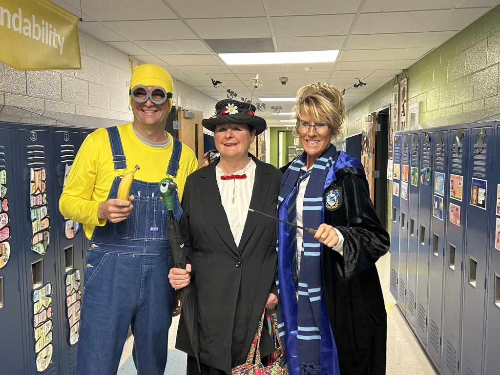 teachers dressed in halloween costumes
