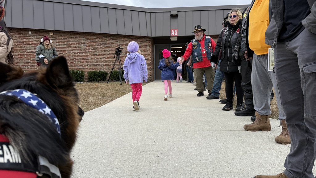 Veterans Day ceremony held at Kurtz Elementary 