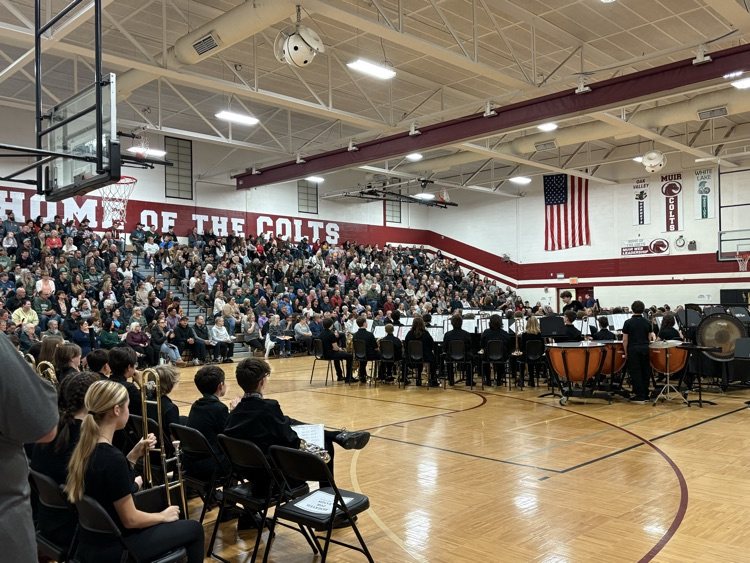 Congratulations to all of the 7th and 8th Grade Concert Bands on a fantastic performance at the Fall concert! Everyone did an outstanding job! #wearemuir
