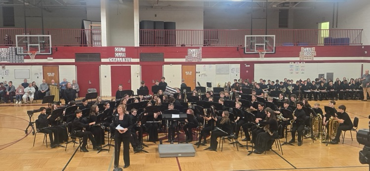 Congratulations to all of the 7th and 8th Grade Concert Bands on a fantastic performance at the Fall concert! Everyone did an outstanding job! #wearemuir