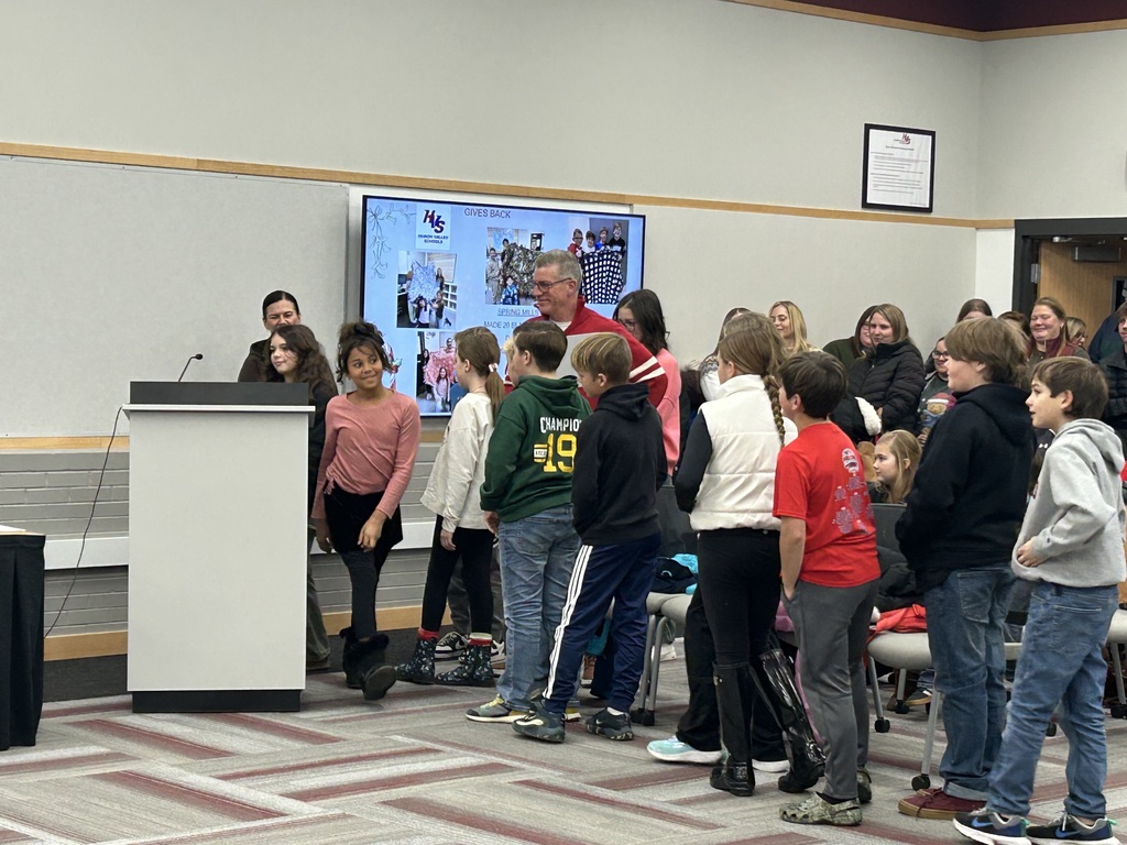 5th grade recognized at School Board Meeting