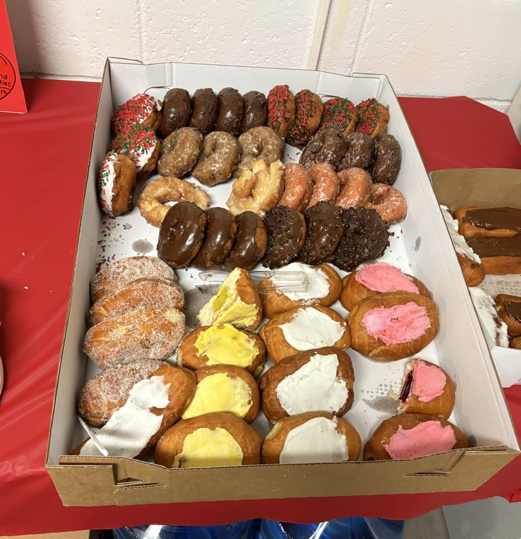 Thank you to the McFarlane, Rolfe and Sheppard families for this week's Adopt a Lounge! Your generous breakfast was a great start to our Friday! #wearemuir