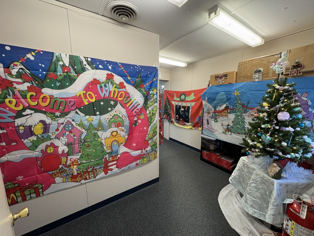 HVS tree decorating contest 