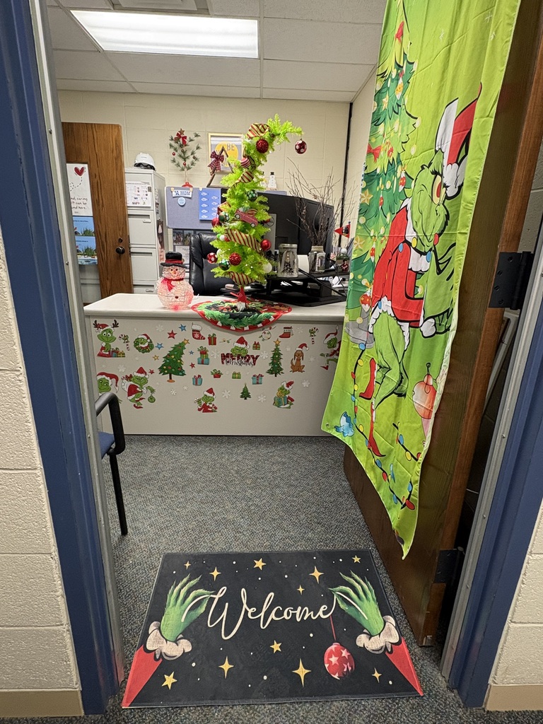 HVS tree decorating contest 