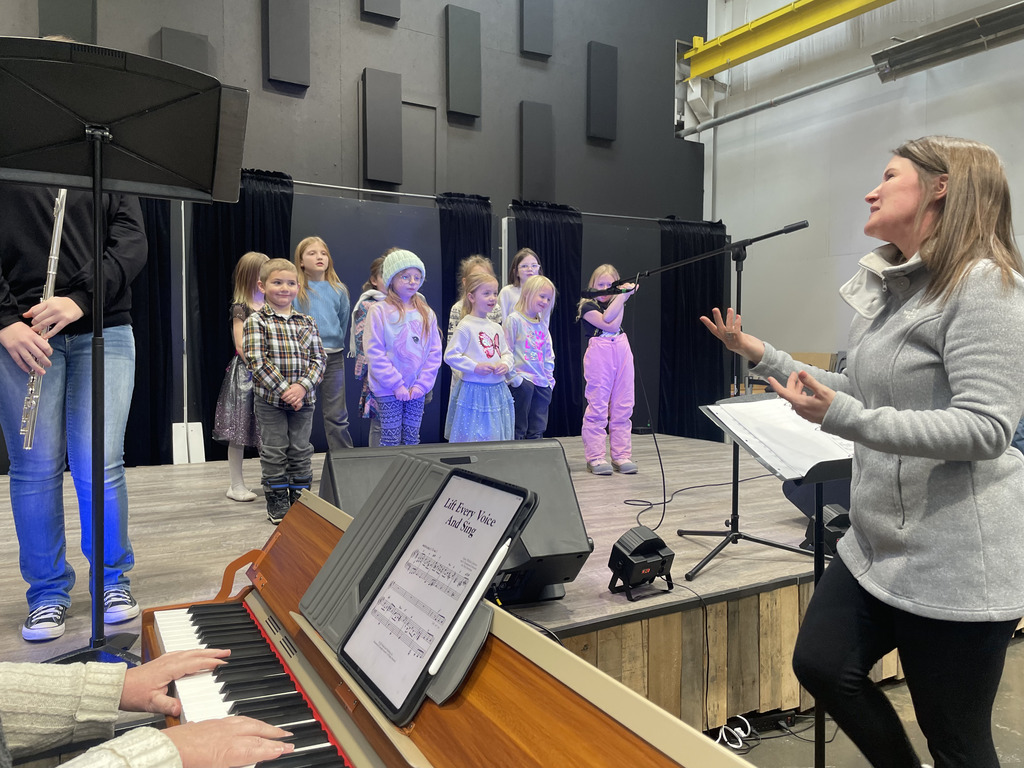 Children performing on state at MLK event