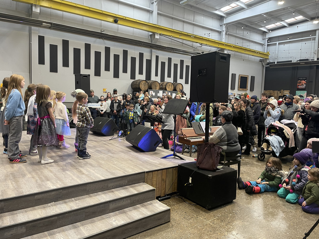 Children performing on state at MLK event