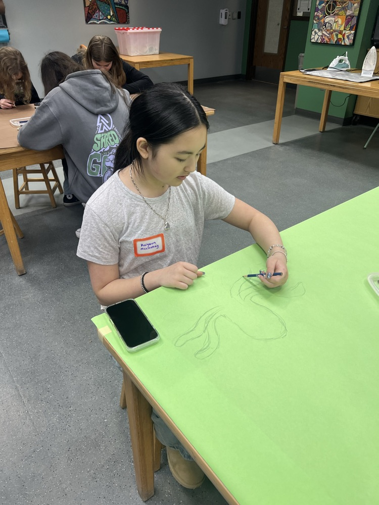 Muir Design students had a great time visiting the DIA. Students were able to tour the museum and participate in hands on learning! #wearemuir